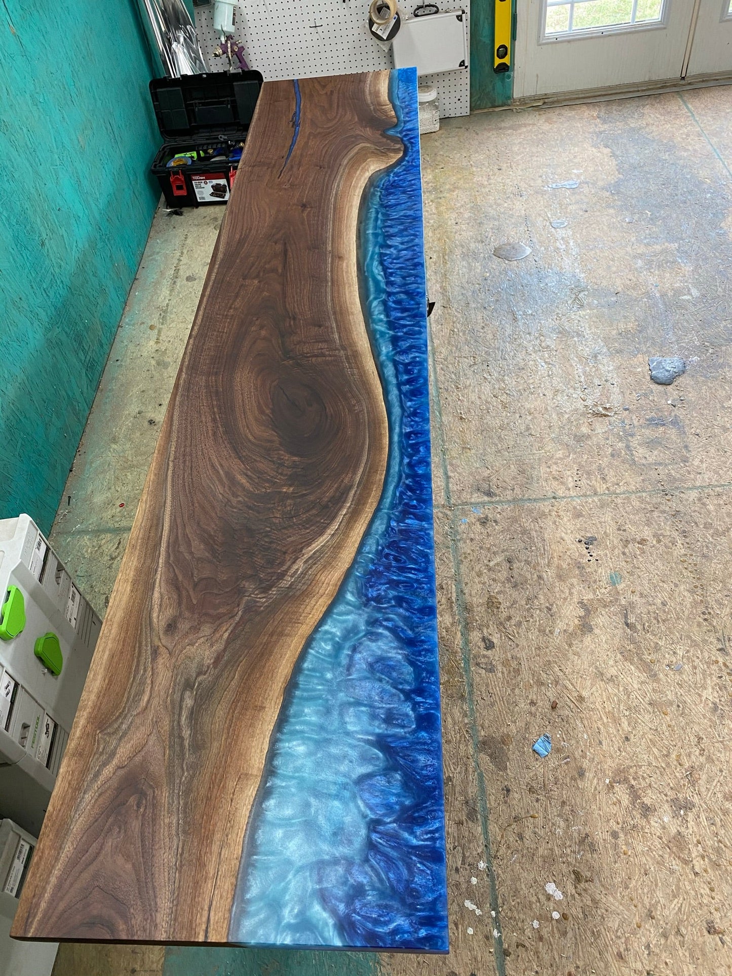 Custom Projects, Desks, Doors, Coffee Tables, Bar Tops, Islands, Entertainment centers, etc