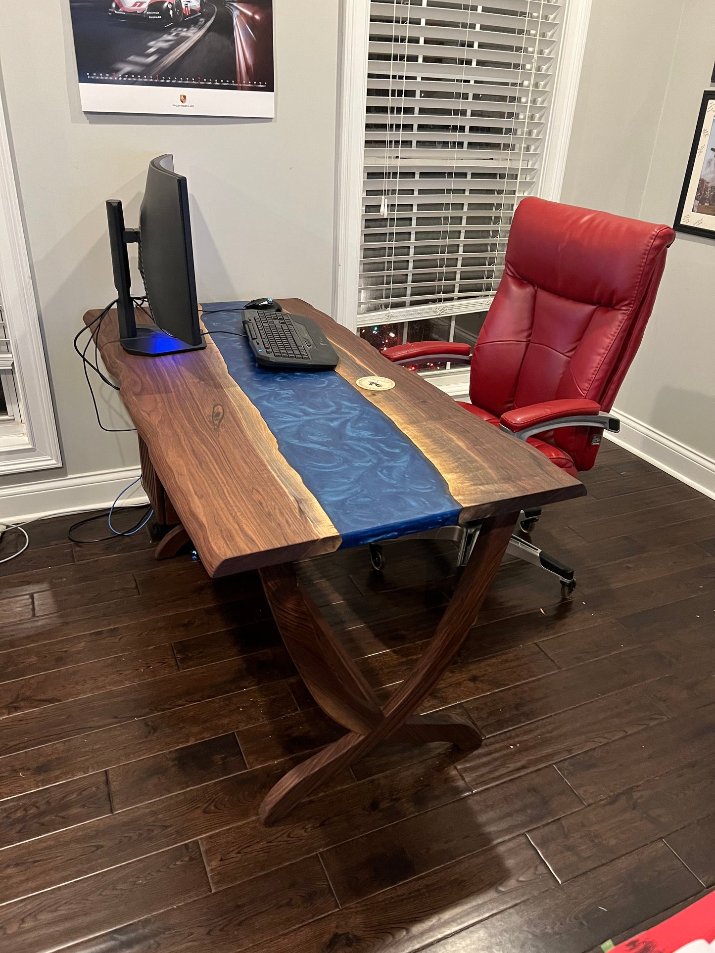 Custom Projects, Desks, Doors, Coffee Tables, Bar Tops, Islands, Entertainment centers, etc