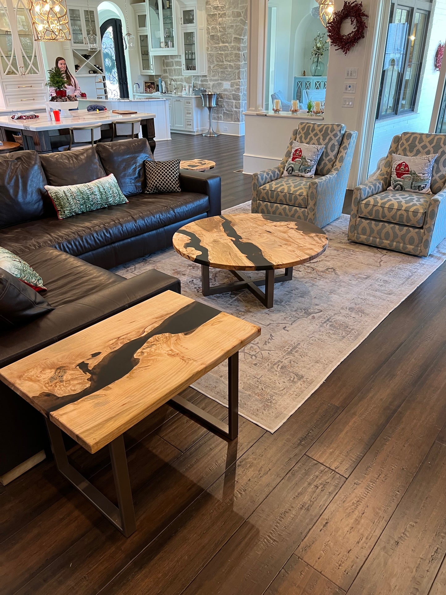 Custom Projects, Desks, Doors, Coffee Tables, Bar Tops, Islands, Entertainment centers, etc